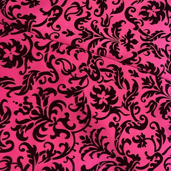 Black and Pink midlength dress - Picture 2 of 4